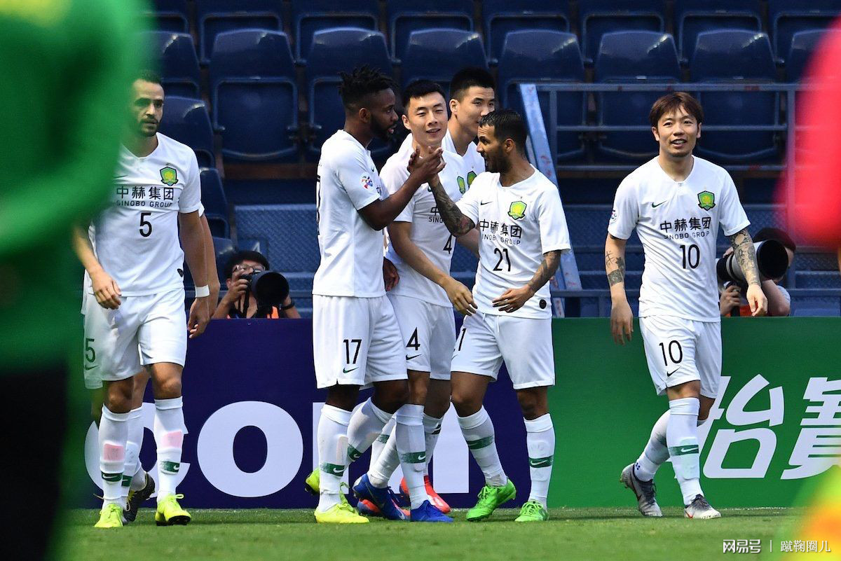 易游yy体育官网-里程碑夜本菲卡扳平良机;亚冠清晨刷纪录;赛场秩序良好;纪律约束更严格