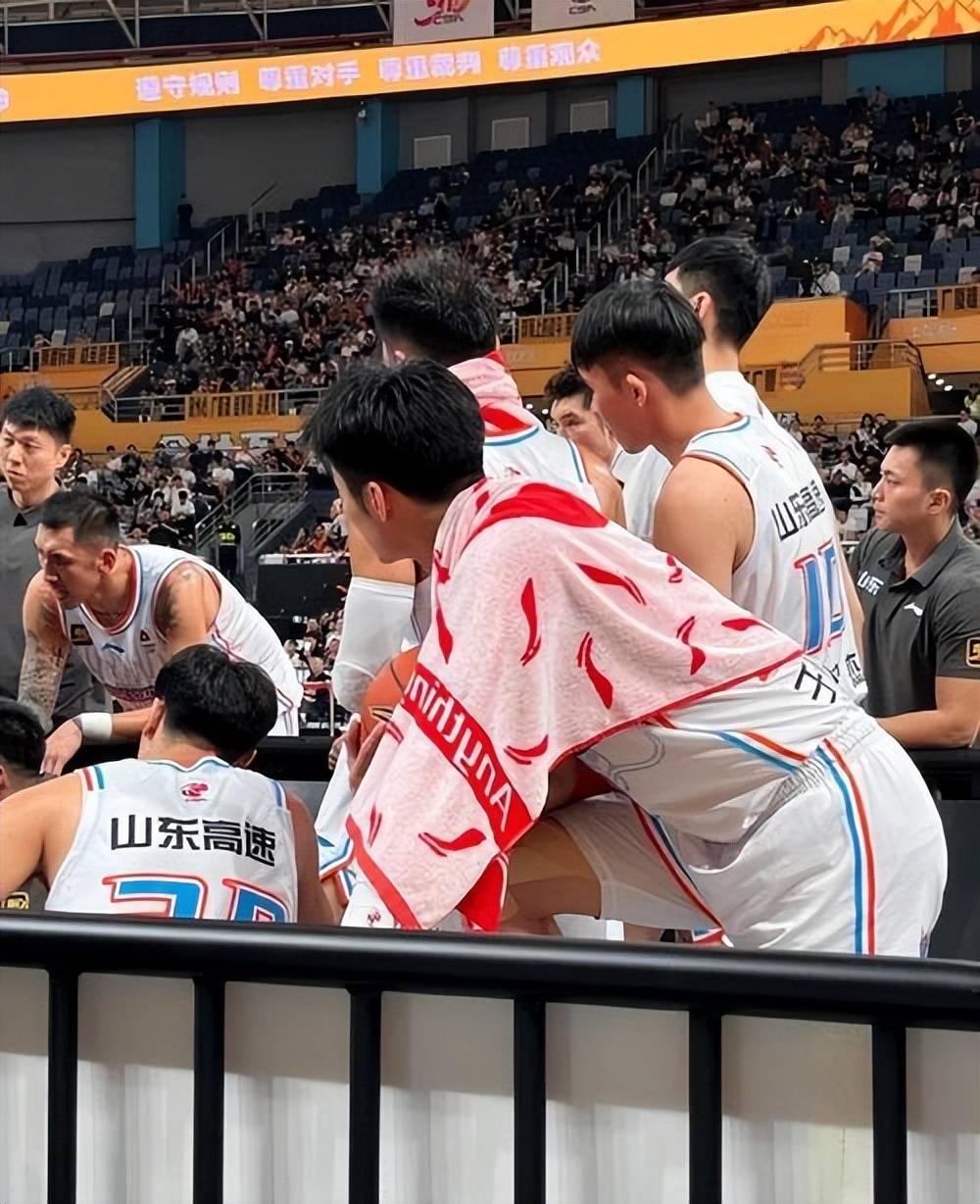 易游yy体育官网-山东男篮发布备战花絮，清晨豪取连胜，全明星赛任务艰巨，球队文化再被提及
