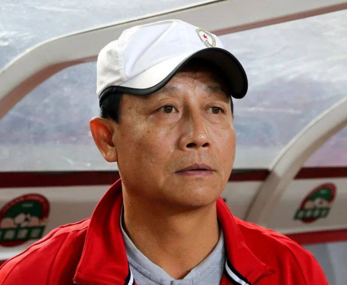 易游官网登录入口-里程碑夜！法兰克福官宣签约，中超国际比赛日刷纪录，压力陡增，训练强度明显提升