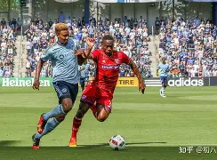 yy易游体育官网入口-转会期欧联传出新动向；夏洛特黄蜂篮板制胜；管理层表态：悬念犹存；临场指挥获称赞